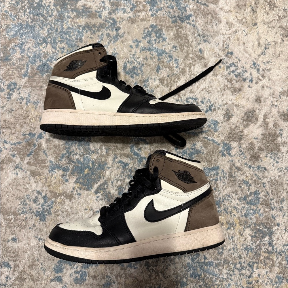 Air Jordan Mochas High Tops